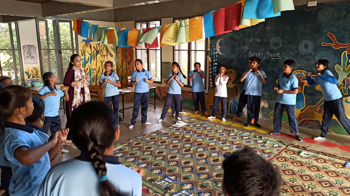 Language learning through singing and actions