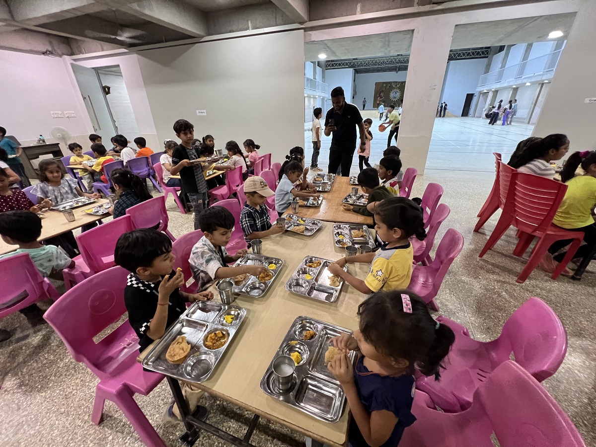 Eating together during long stay